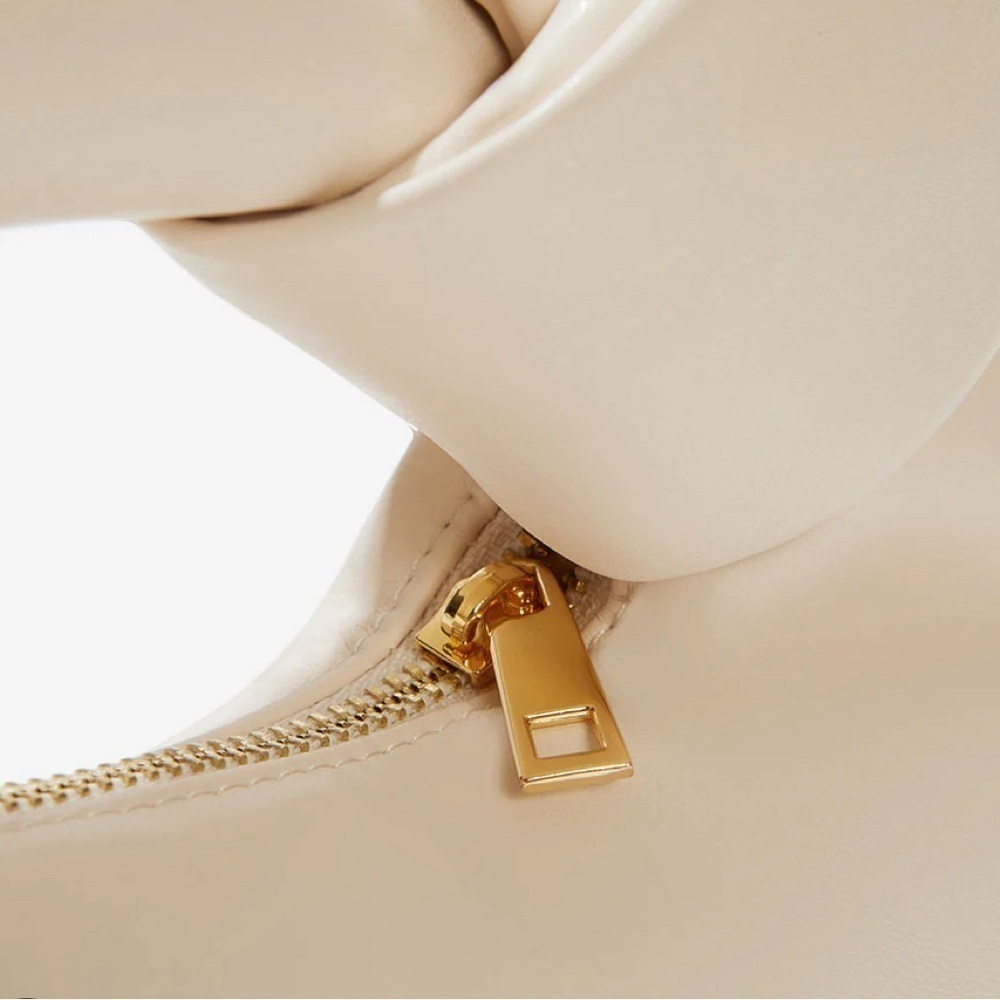 Melie Bianco, Alexandra, cream vegan knot handle handbag NWOT - Picture 3 of 3